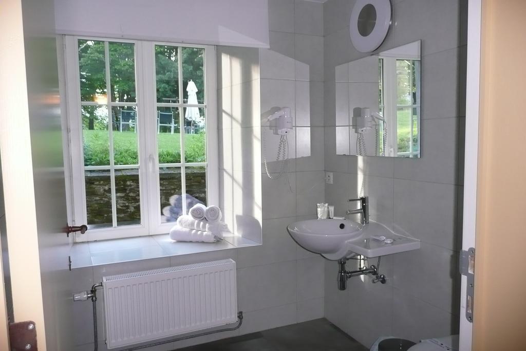 Auberge De Lavacherie Sainte-Ode ภายนอก รูปภาพ